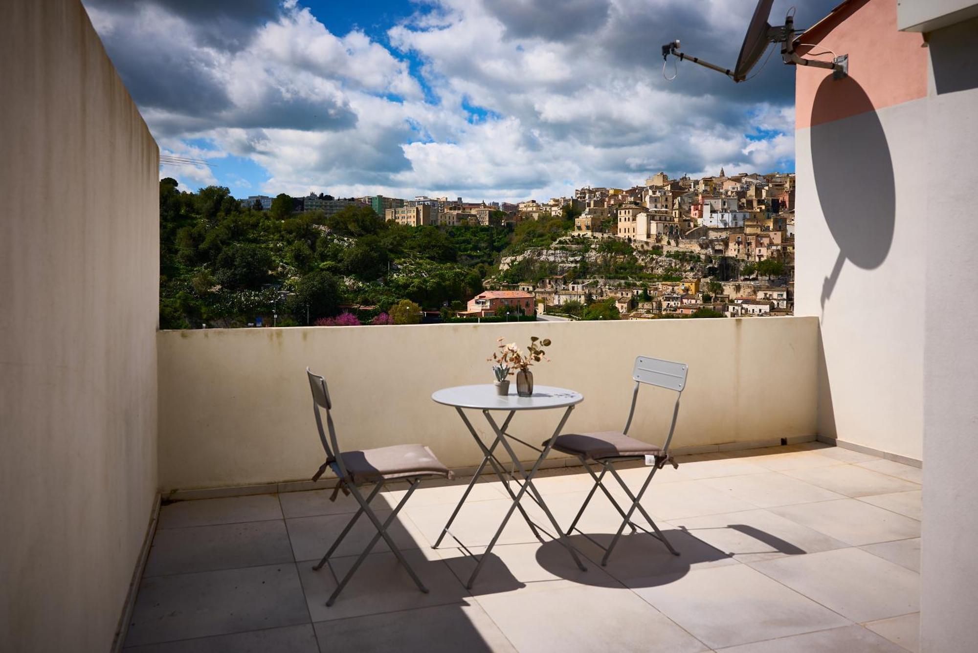 La Terrazza Sul Barocco Bed and Breakfast Ragusa Exteriör bild
