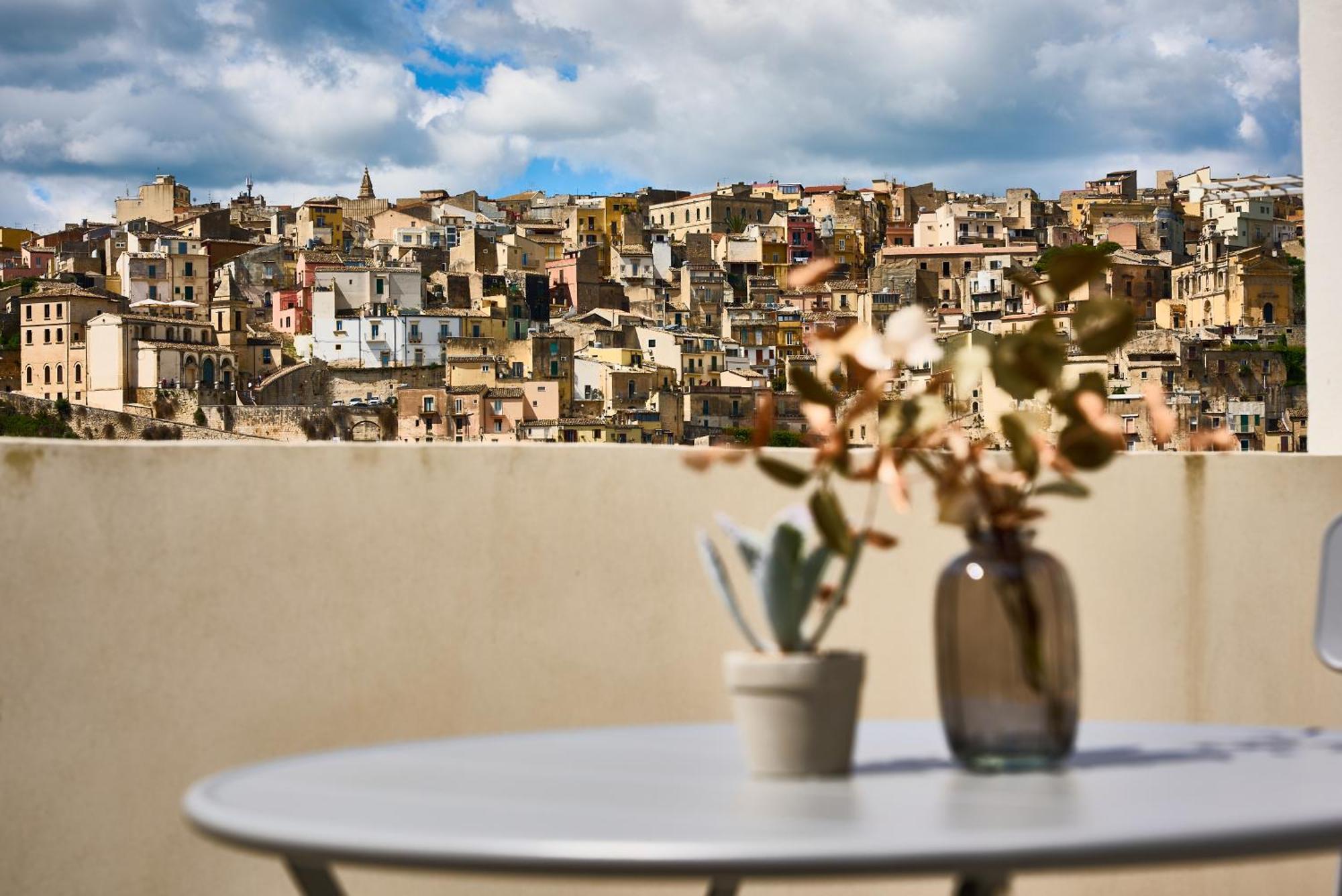 La Terrazza Sul Barocco Bed and Breakfast Ragusa Exteriör bild